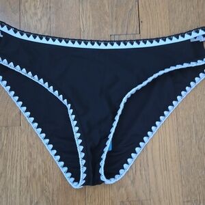 CUPSHE BRAND WOMEN'S BLACK AND WHITE  SWIM BOTTOMS SIZE XL